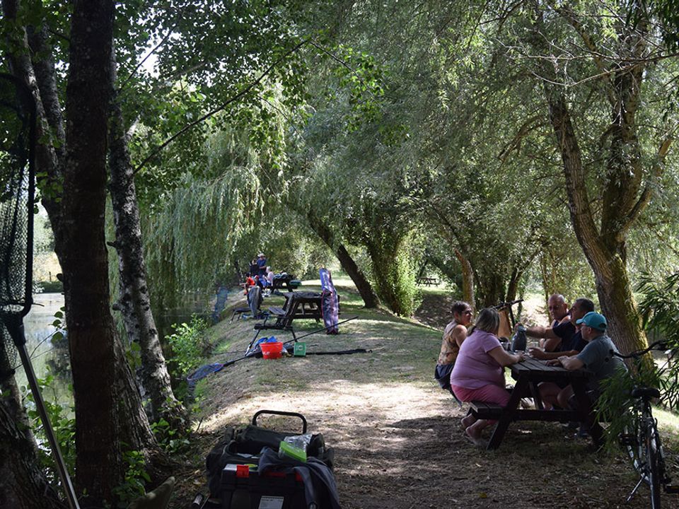 France - Sud Ouest - Saint Félix de Bourdeilles - Camping les Etangs du Plessac, 4*