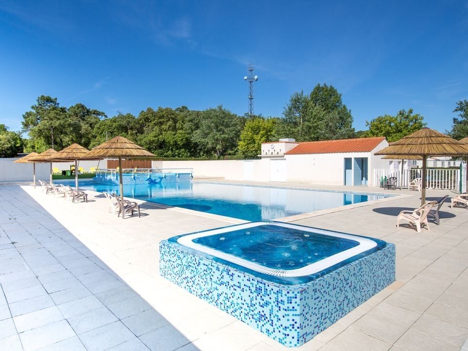 Flower Camping La Davière Plage