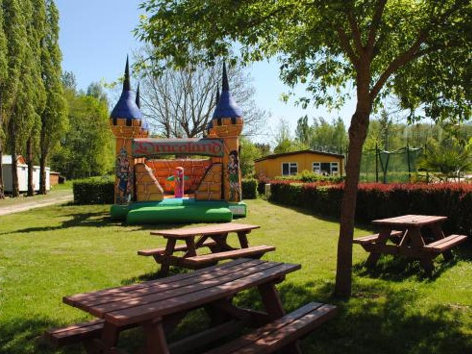 France - Bourgogne Franche Comté - Saint Sauveur en Puisaye - Camping Parc des Joumiers, 3*