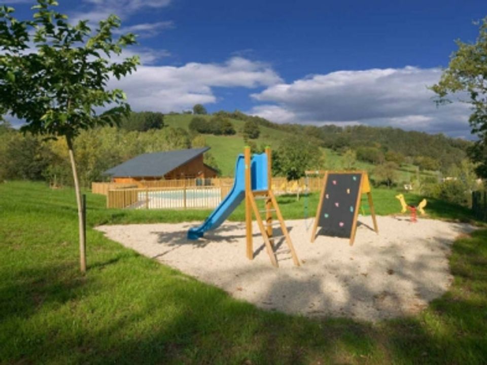 Camping La Cascade 3*, Sainte Eulalie d'Olt, Sud Ouest, France avec Voyages Leclerc Campings