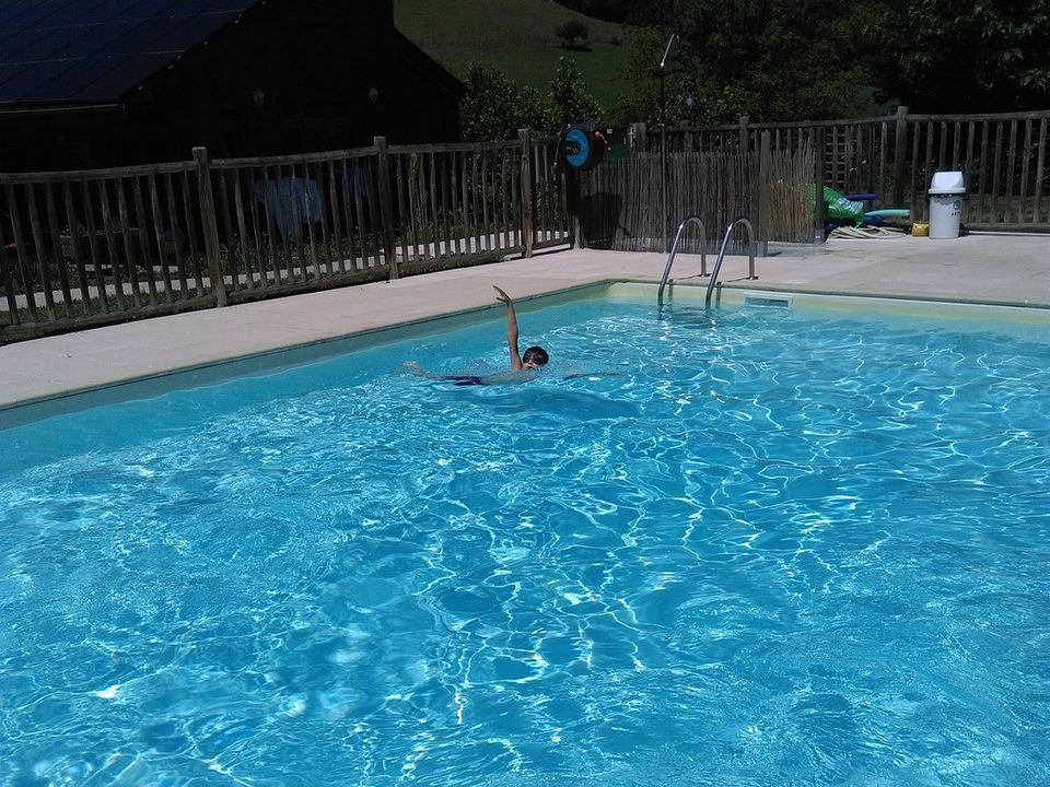 Camping La Cascade 3*, Sainte Eulalie d'Olt, Sud Ouest, France avec