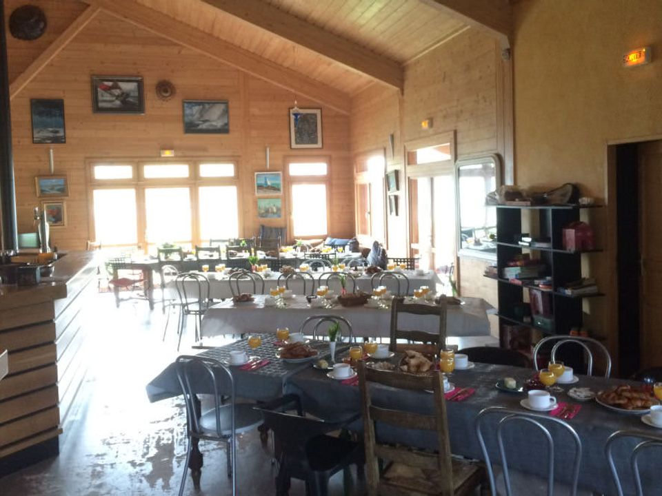 Camping La Cascade 3*, Sainte Eulalie d'Olt, Sud Ouest, France avec