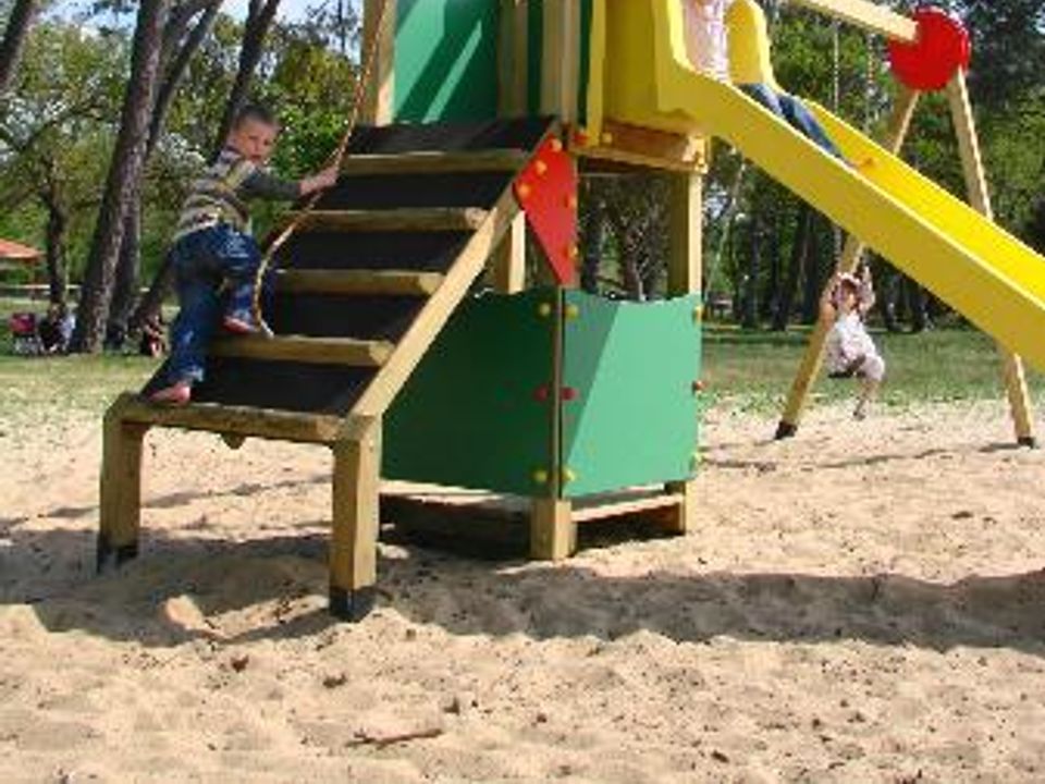 Camping La Cascade 3*, Sainte Eulalie d'Olt, Sud Ouest, France avec Voyages Leclerc Campings