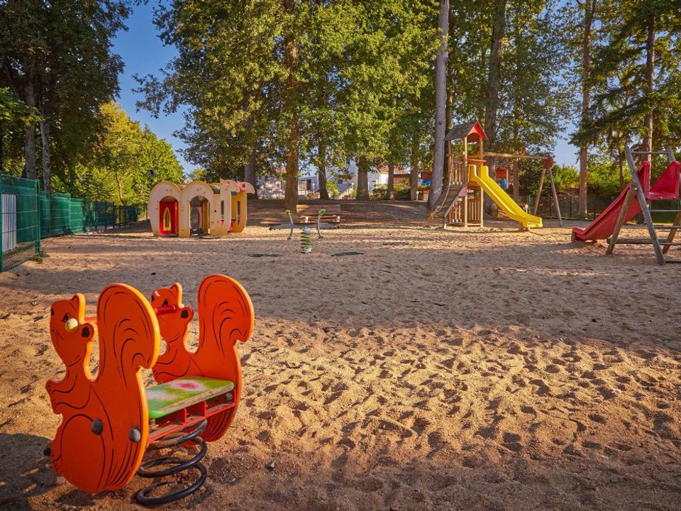 France - Centre - Trogues - Camping Le Parc des Allais, 3*