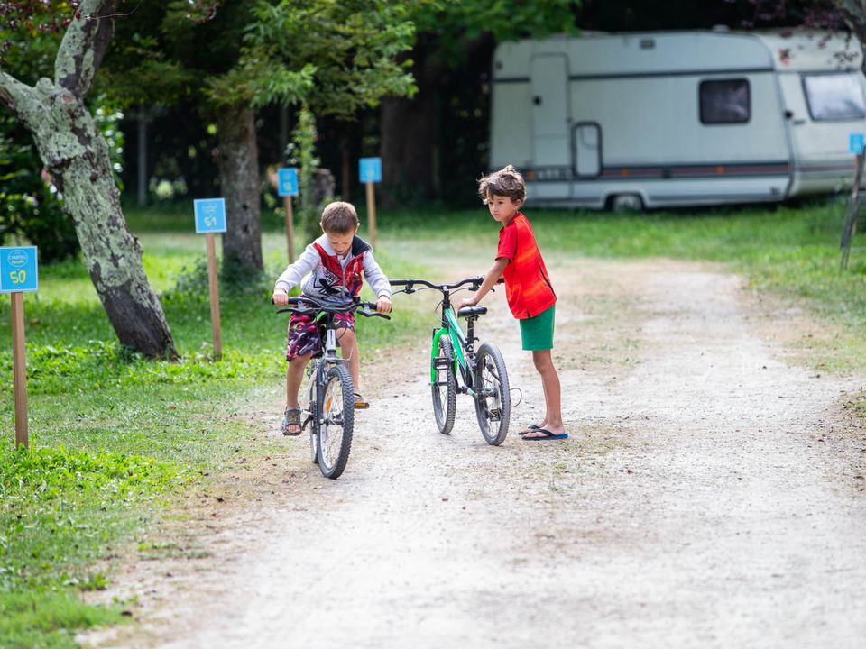 France - Poitou Loire - Aubeterre sur Dronne - Camping Paradis Aubeterre sur Dronne, 3*