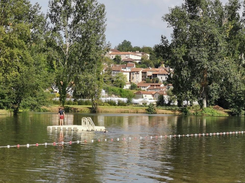 France - Poitou Loire - Aubeterre sur Dronne - Camping Paradis Aubeterre sur Dronne, 3*