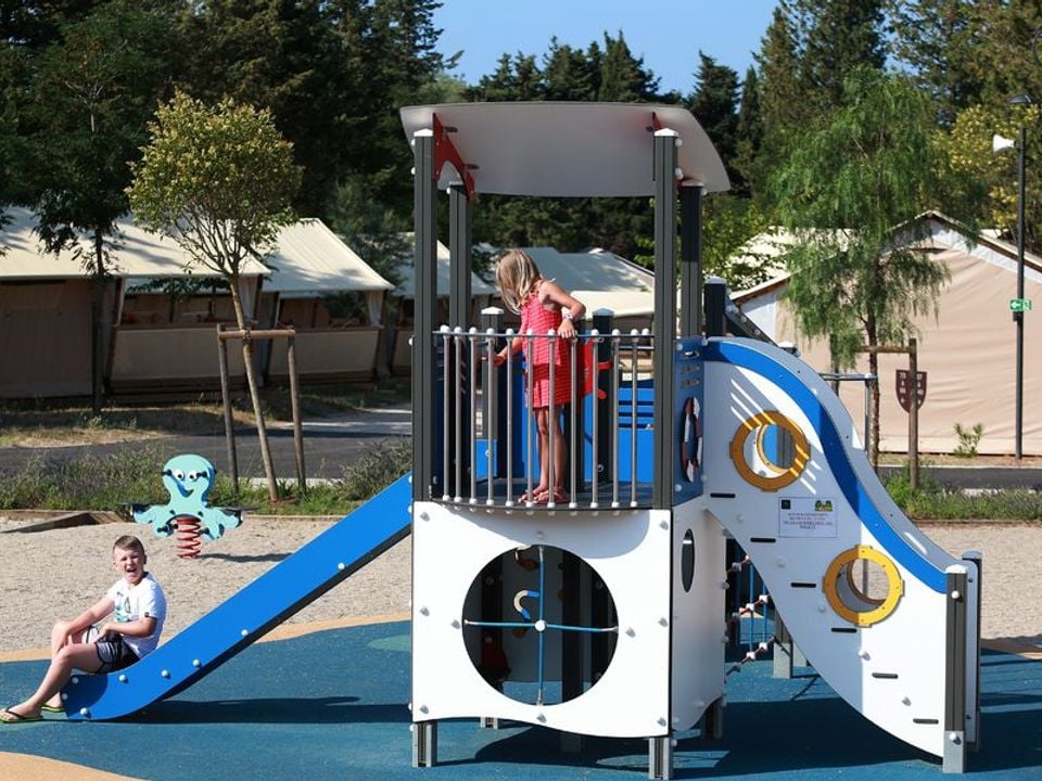 Camping Les Mimosas, 3*, Le Lavandou, Cote d'Azur, France avec Voyages