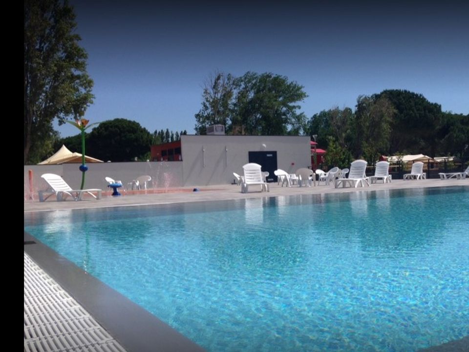 Camping Cote du Soleil 4*, Serignan, Mediterranee Ouest, France avec