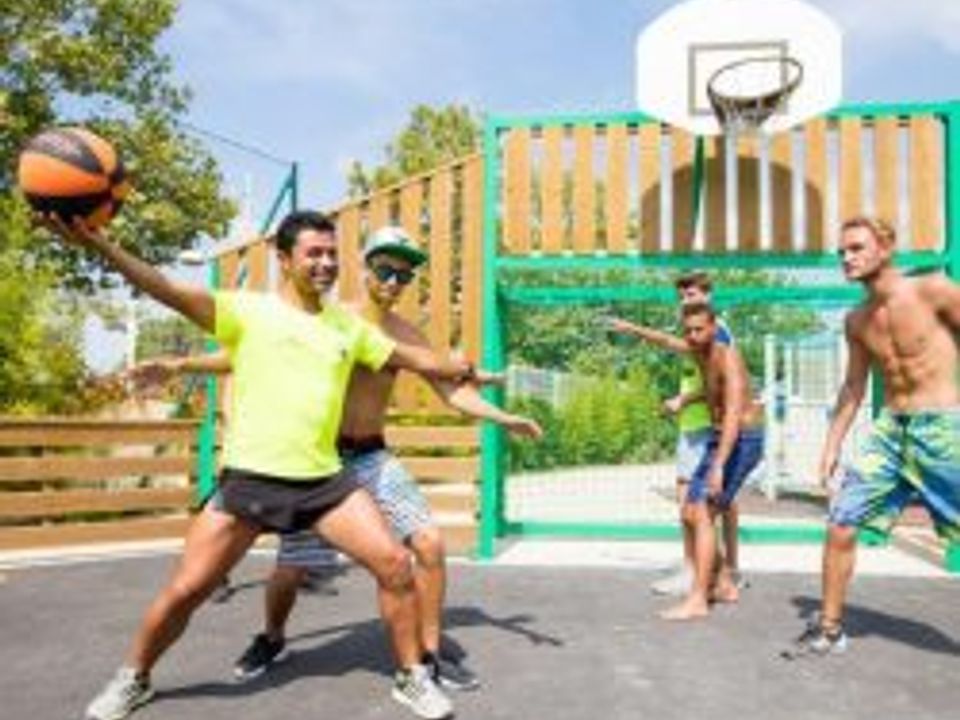 Flower Camping Le Rochelongue, 4* - 30