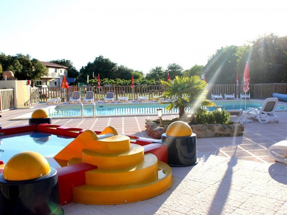 France - Languedoc - Junas - Camping Les chênes 3*