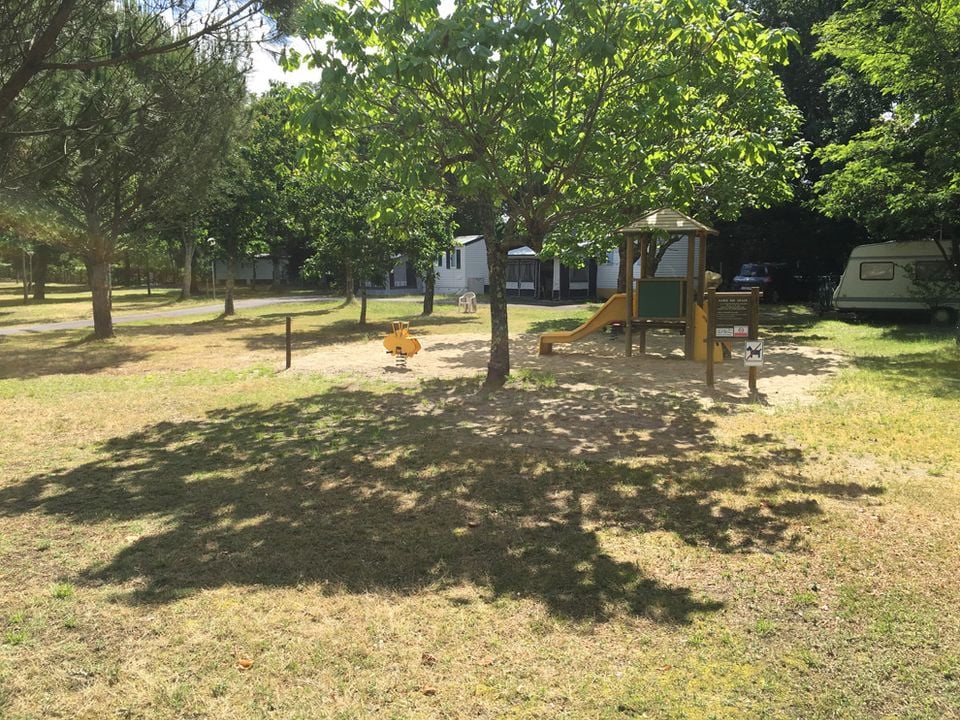 Camping Paradis - Albret