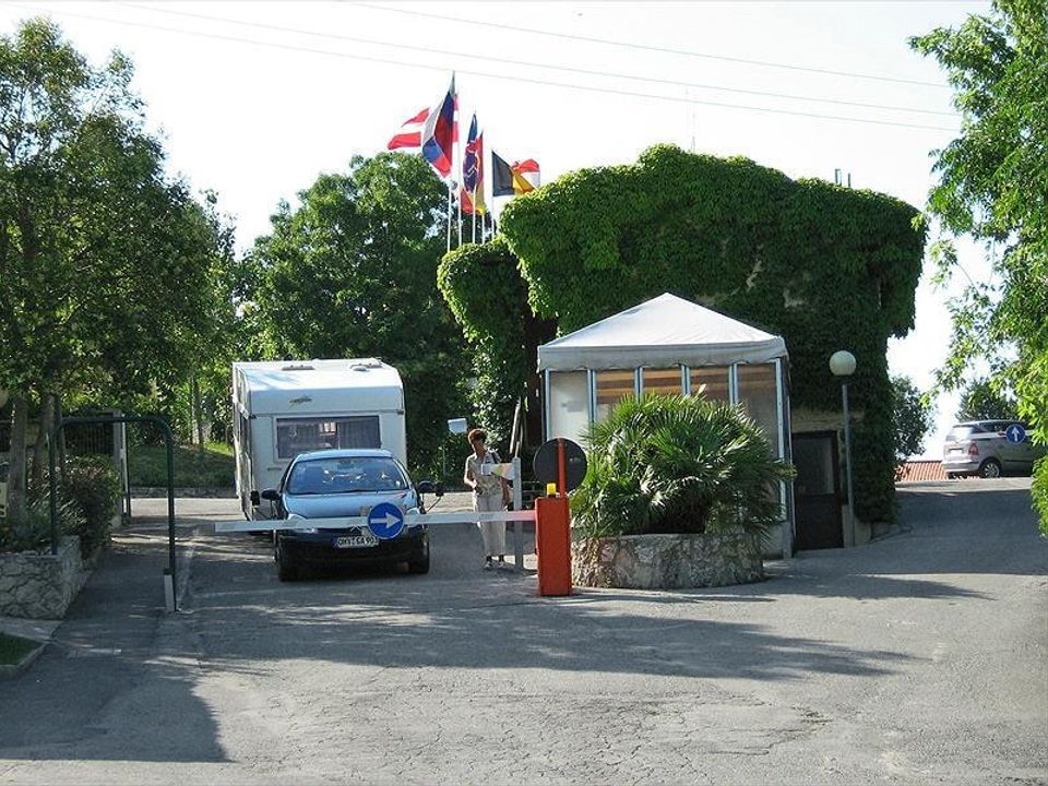 Centro Vacanze San Marino, 4* - 33