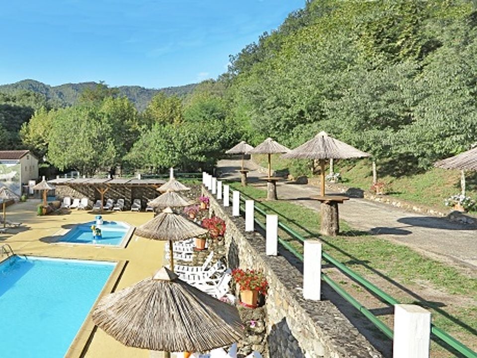 Camping La Clémentine Avec Piscine Chauffée Et Chalets En Cévennes