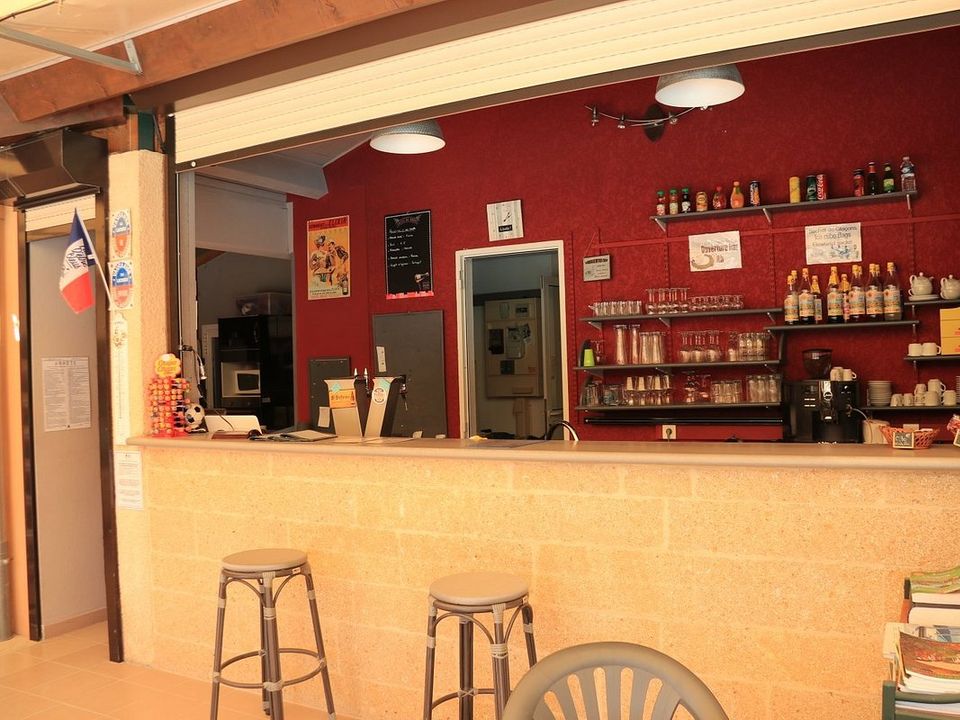 Camping Des Favards Provence-Alpes-Côte d'Azur - Violès visuel 6/10