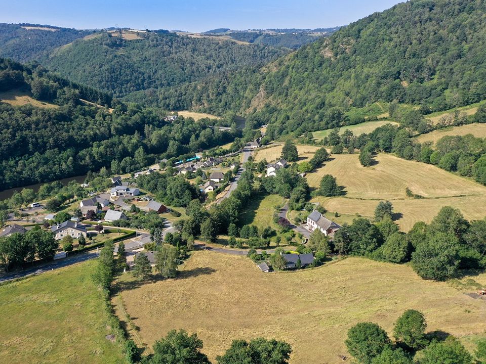 France - Auvergne - Neuvéglise - Flower Camping Le Belvédère 4*