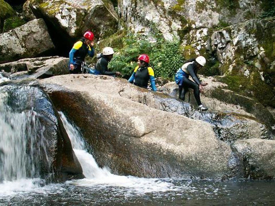 France - Auvergne - Neuvéglise - Flower Camping Le Belvédère 4*