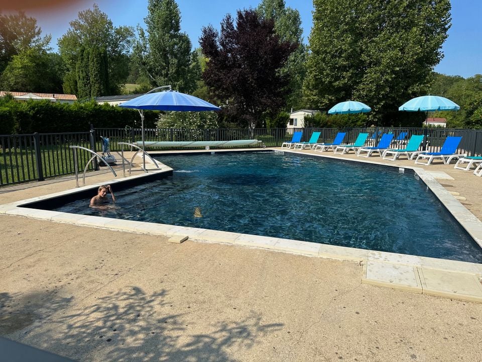 Where is Camping Le Pontillou located? - Photo 3