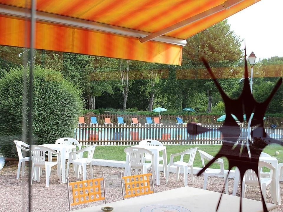 Camping L'Etang Bleu, Vieux Mareuil, Sud Ouest, France avec Voyages