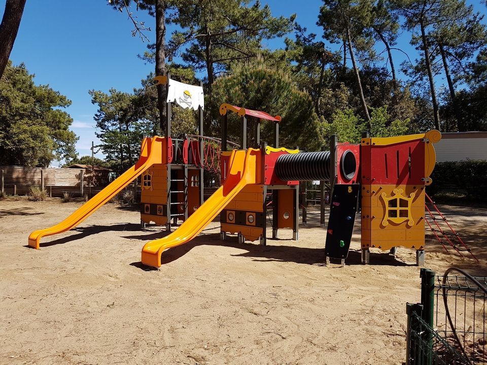 France - Atlantique Nord - Ile d'Oléron - Camping Les Pins d'Oléron, 4*