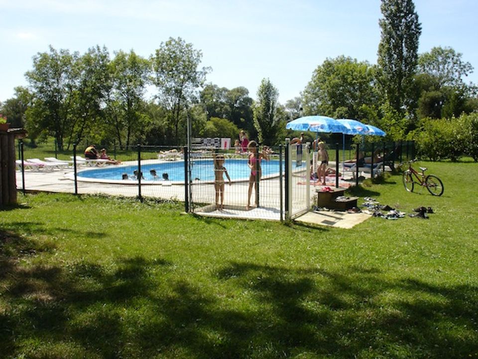 France - Jura - Montbarrey - Flower Camping les 3 Ours 3*