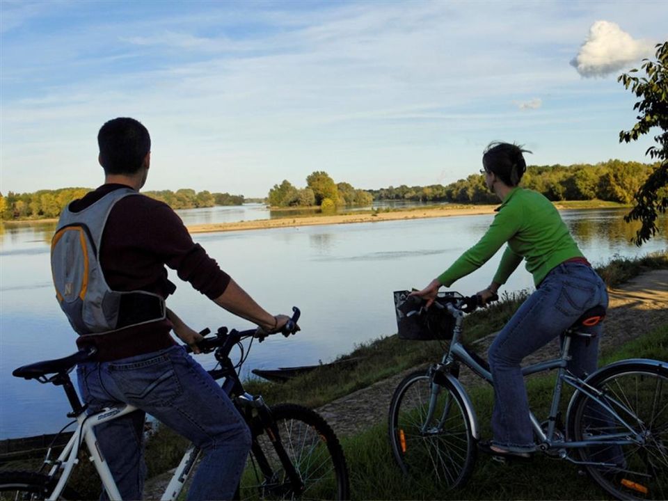 France - Centre - Bréhémont - Flower Camping Loire et Châteaux, 4*