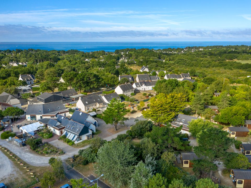 Where is Camping Le Razay located? - Photo 2
