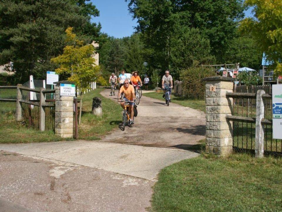 Camping Ushuaïa Villages Au Bois Joli Bourgogne - Andryes visuel 7/10