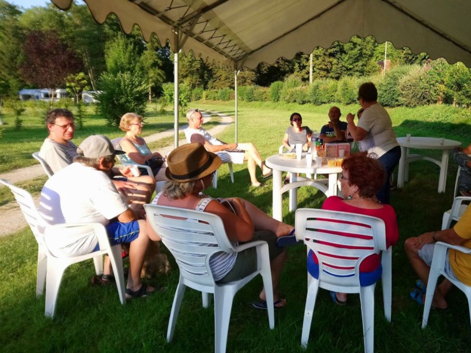 France - Bourgogne Franche Comté - Rogny les Sept Écluses - Camping des Lancières, 3*