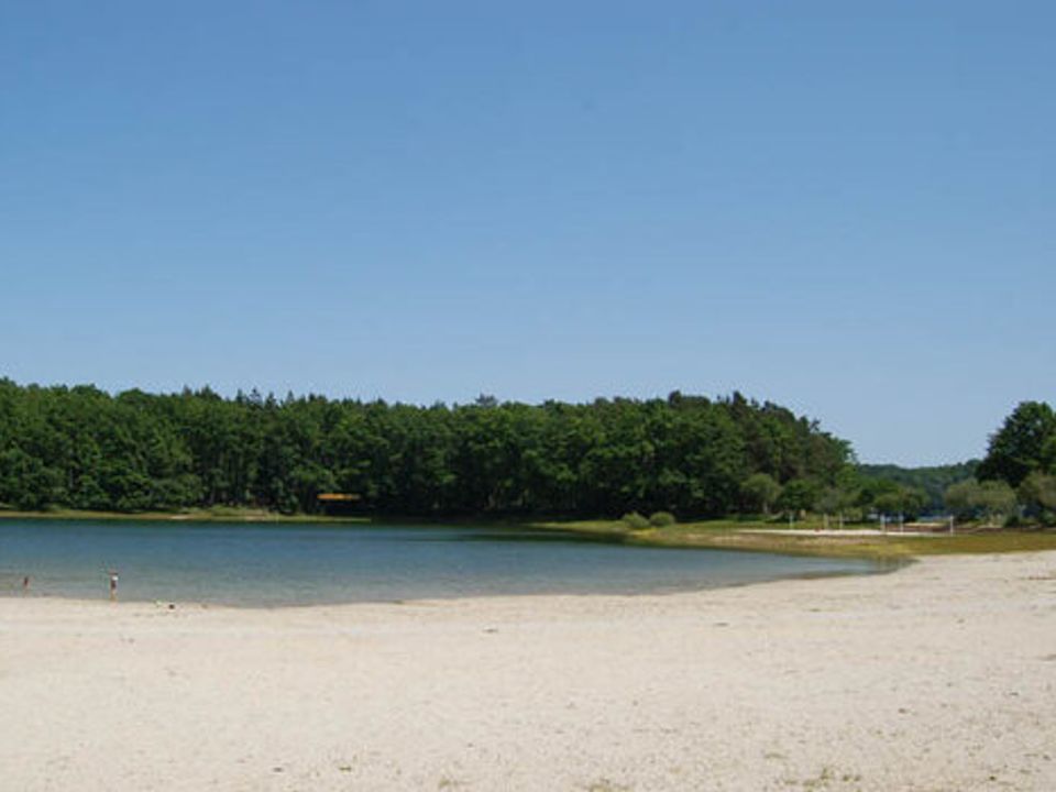 France - Auvergne - Saint Gérons - Camping les Rives du Lac, 3*