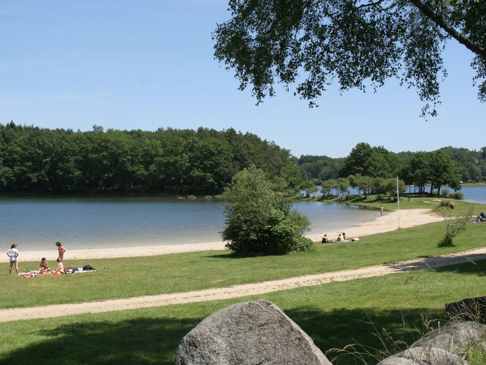 France - Auvergne - Saint Gérons - Camping les Rives du Lac, 3*