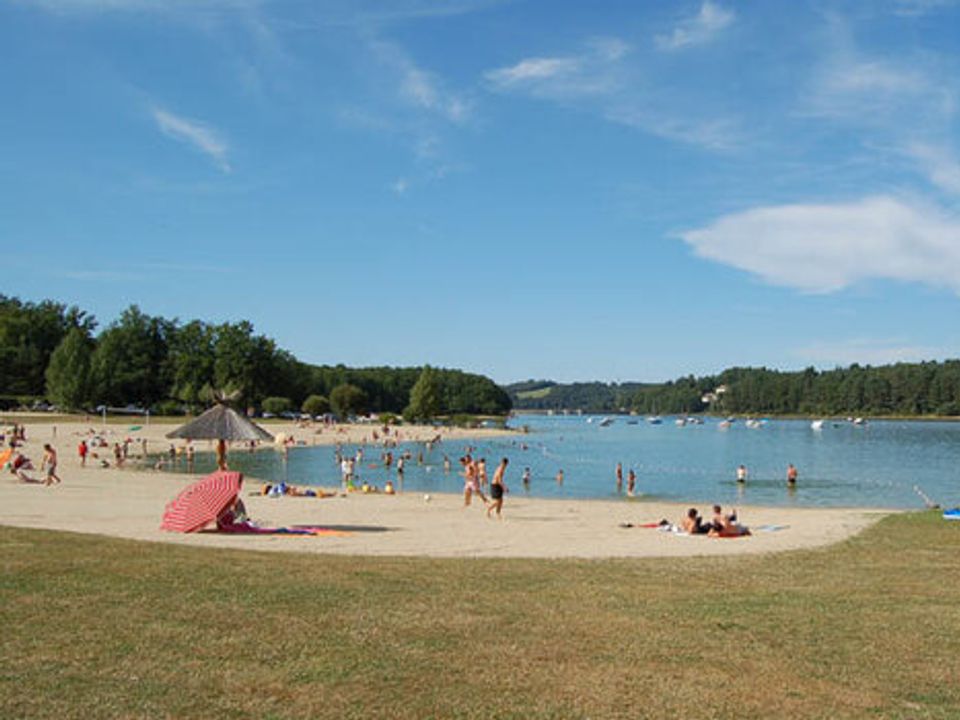 Camping Les Rives Du Lac Saint Gerons