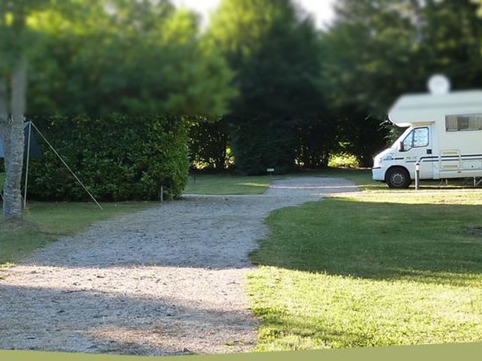 France - Auvergne - Saint Gérons - Camping les Rives du Lac, 3*