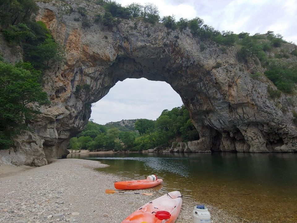 France - Rhône - Vallon Pont d'Arc - Camping La Rouviere, 3*