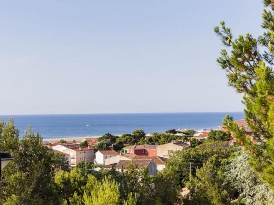Where is Village vacances Les Romarins located? photo 3