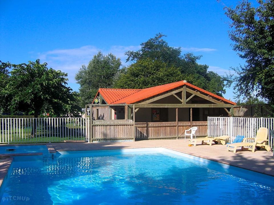 Where is Camping Les Sorinières located? - Photo 3