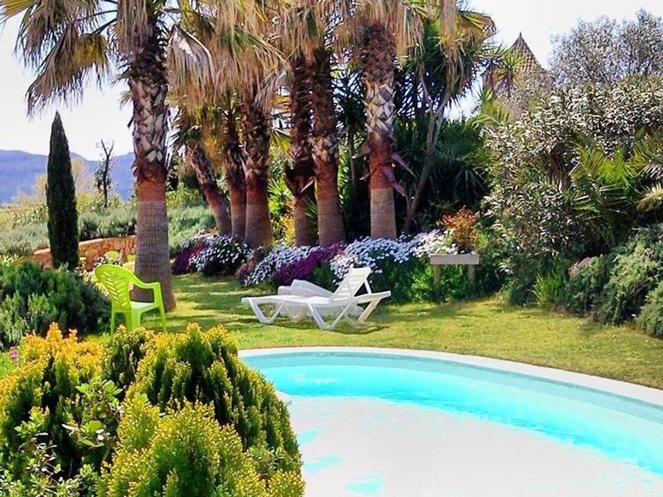 L'Escala Resort - 9
