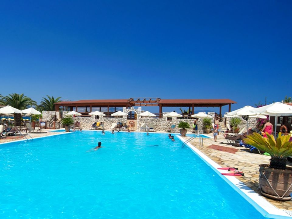 Camping Karavomilos Beach