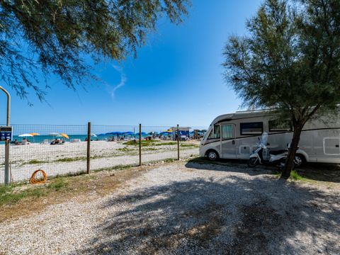 Emplacement - Piazzola grande 2 personnes inclus