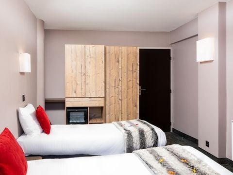 CHAMBRE 2 personnes - Chambre double standard (Séjour + Petit-déjeuner)