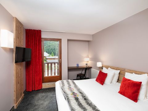 CHAMBRE 2 personnes - Chambre double fauteuil lit standard