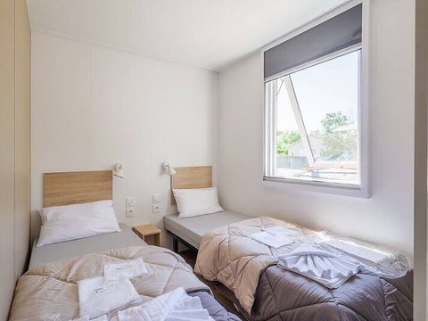 MOBILHOME 4 personnes - Mobil-home | Ultimate | 2 Ch. | 4 Pers. | Terrasse Lounge | 1 SDB | Clim. | TV