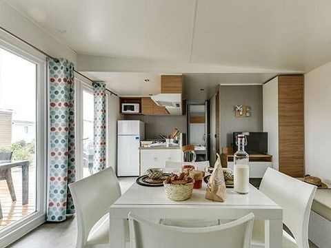 MOBILHOME 4 personnes - Mobil-home | Ultimate | 2 Ch. | 4 Pers. | Terrasse Lounge | 1 SDB | Clim. | TV