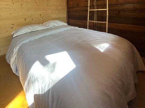 Tente en toile et en bois 6 personnes - Paillote sur pilotis