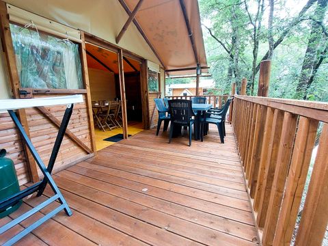 Tente en toile et en bois 6 personnes - Paillote sur pilotis