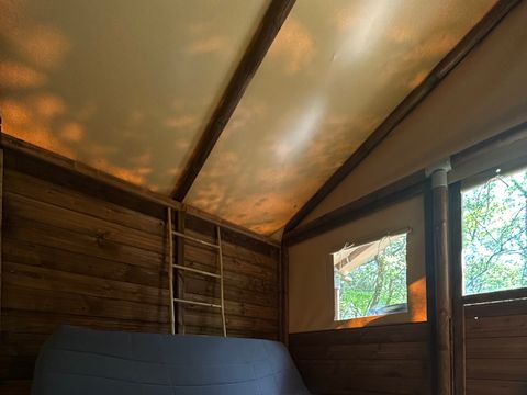 Tente en toile et en bois 6 personnes - Paillote sur pilotis