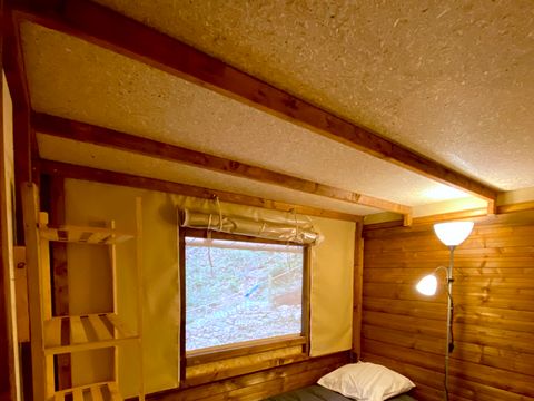 Tente en toile et en bois 6 personnes - Paillote sur pilotis