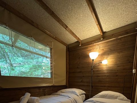 Tente en toile et en bois 6 personnes - Paillote sur pilotis