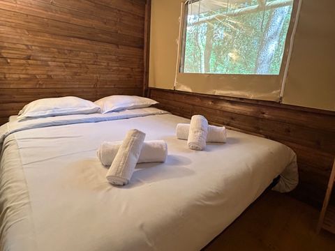 Tente en toile et en bois 6 personnes - Paillote sur pilotis