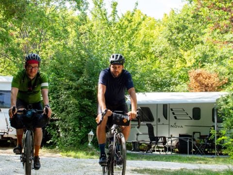 Camping Le Luberon | Pausado - Camping Vaucluse