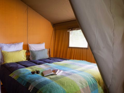 Tente en toile et en bois 4 personnes - Safari Lodge - 2 chambres + Frigidaire + Terrasse